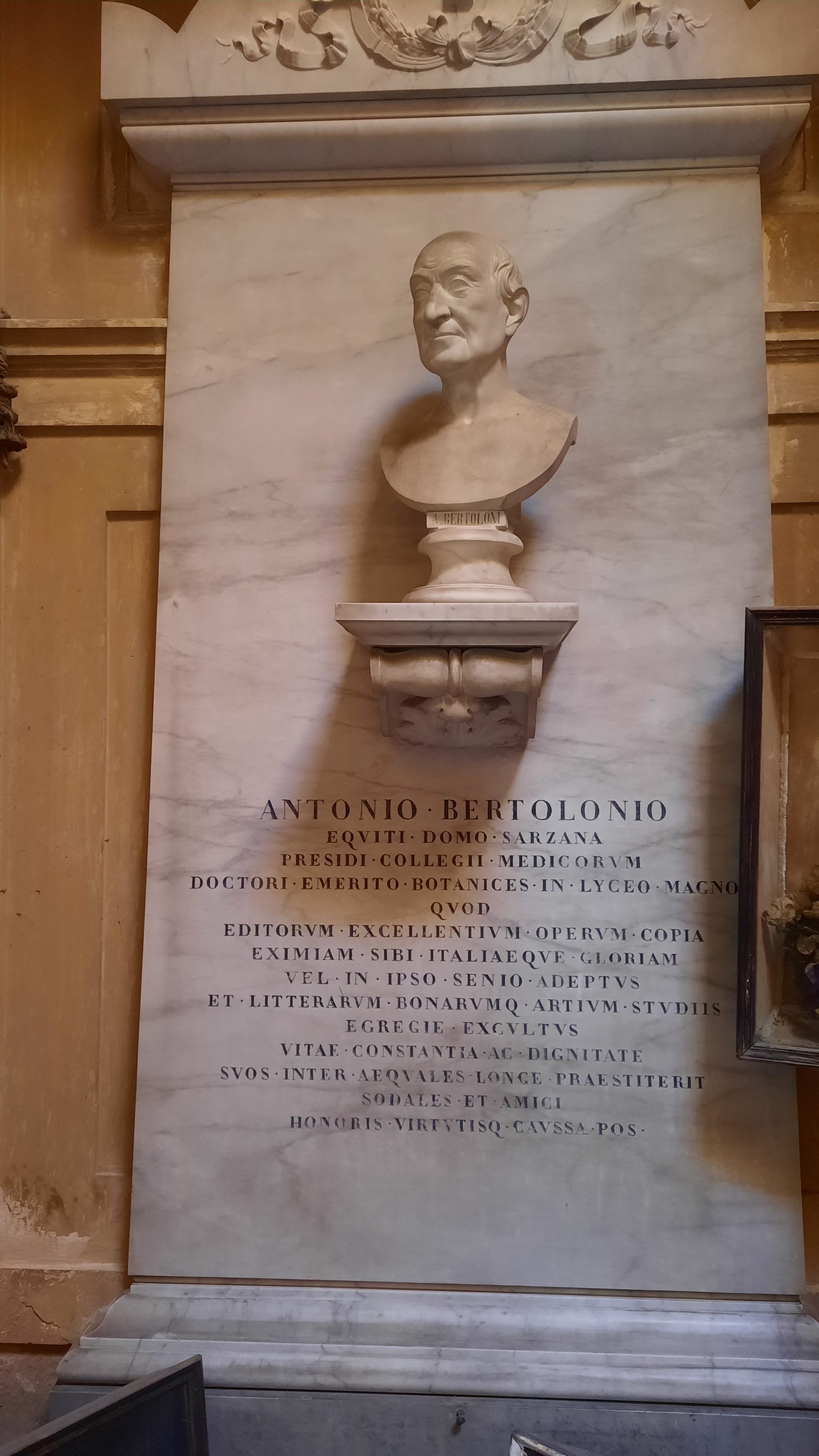 Antonio%20Bertoloni%27s%20tomb%2C%20Certosa%20Cemetery%2C%20Bologna%20-%2002b.jpg